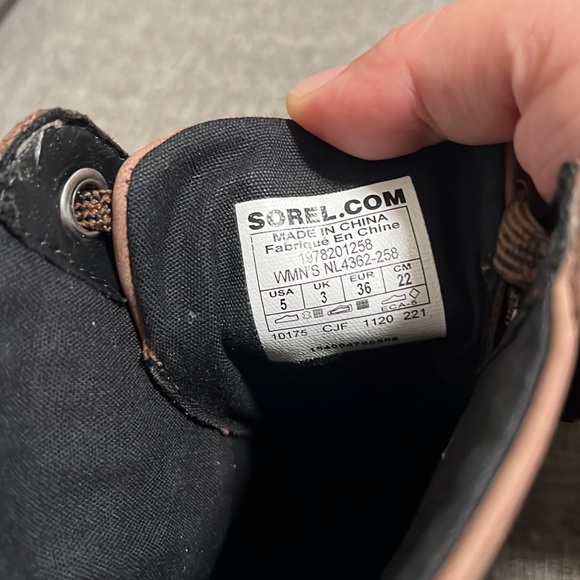 SOREL Lexie Wedge-Heel Leather Boots Brown
Size 5 - Picture 10 of 10